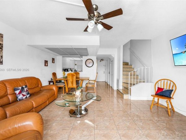 6600 W 2nd Ct , Unit 24, Hialeah, FL 33012