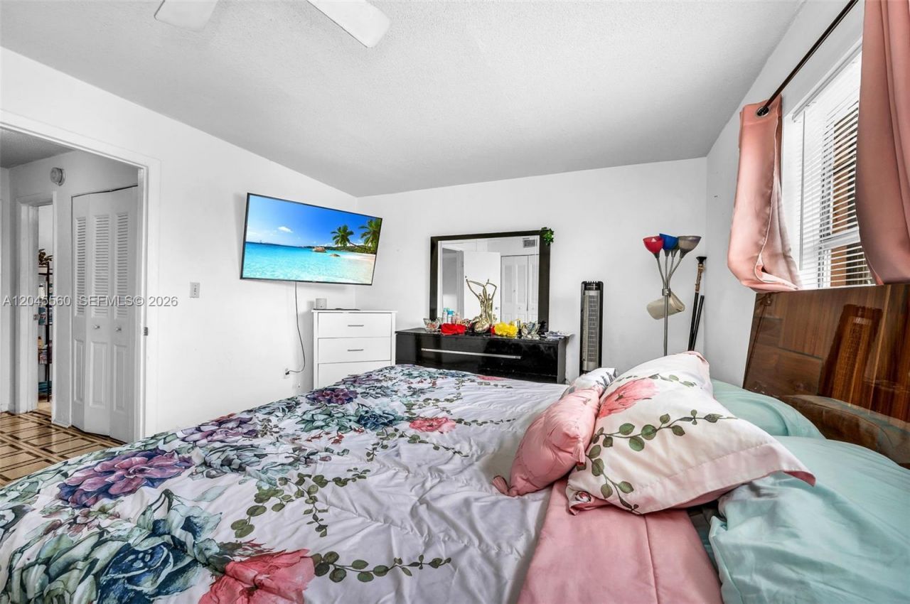 6600 W 2nd Ct, Unit 24, Hialeah, FL 33012 Photo