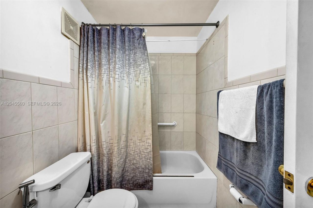 6600 W 2nd Ct, Unit 24, Hialeah, FL 33012 Photo