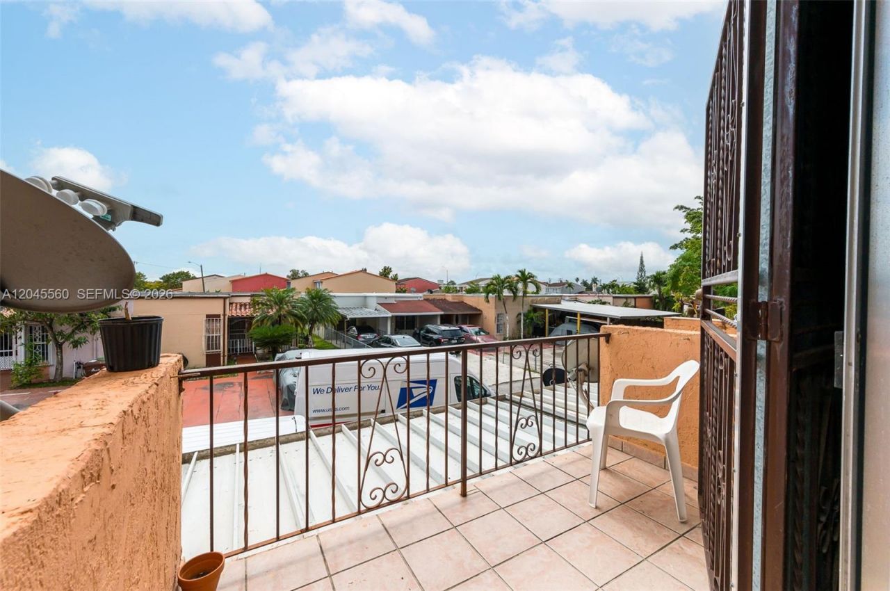 6600 W 2nd Ct, Unit 24, Hialeah, FL 33012 Photo