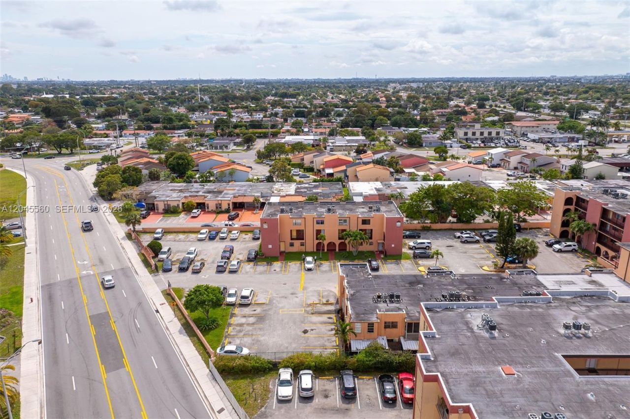 6600 W 2nd Ct, Unit 24, Hialeah, FL 33012 Photo