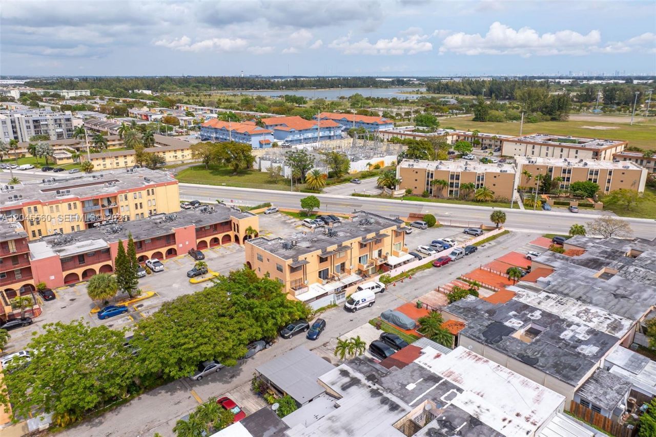 6600 W 2nd Ct, Unit 24, Hialeah, FL 33012 Photo