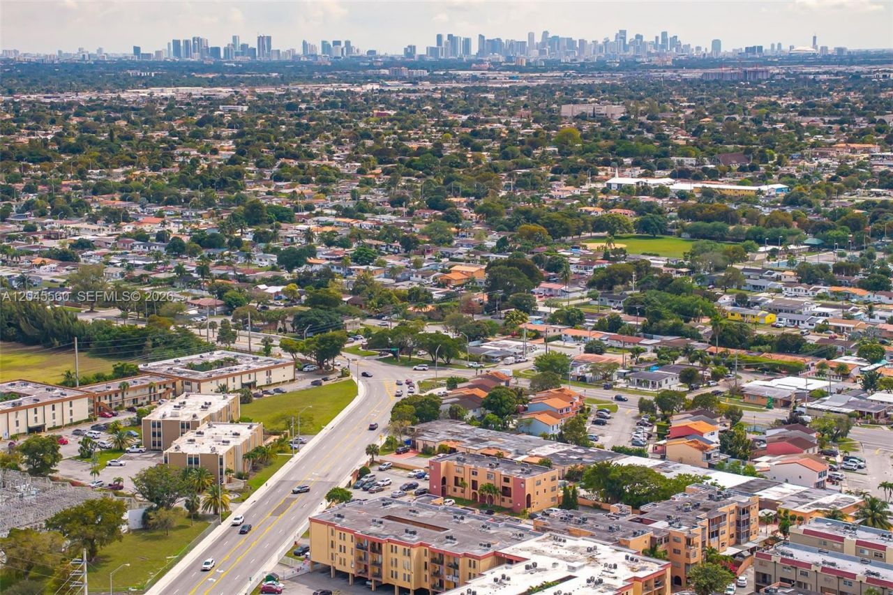 6600 W 2nd Ct, Unit 24, Hialeah, FL 33012 Photo