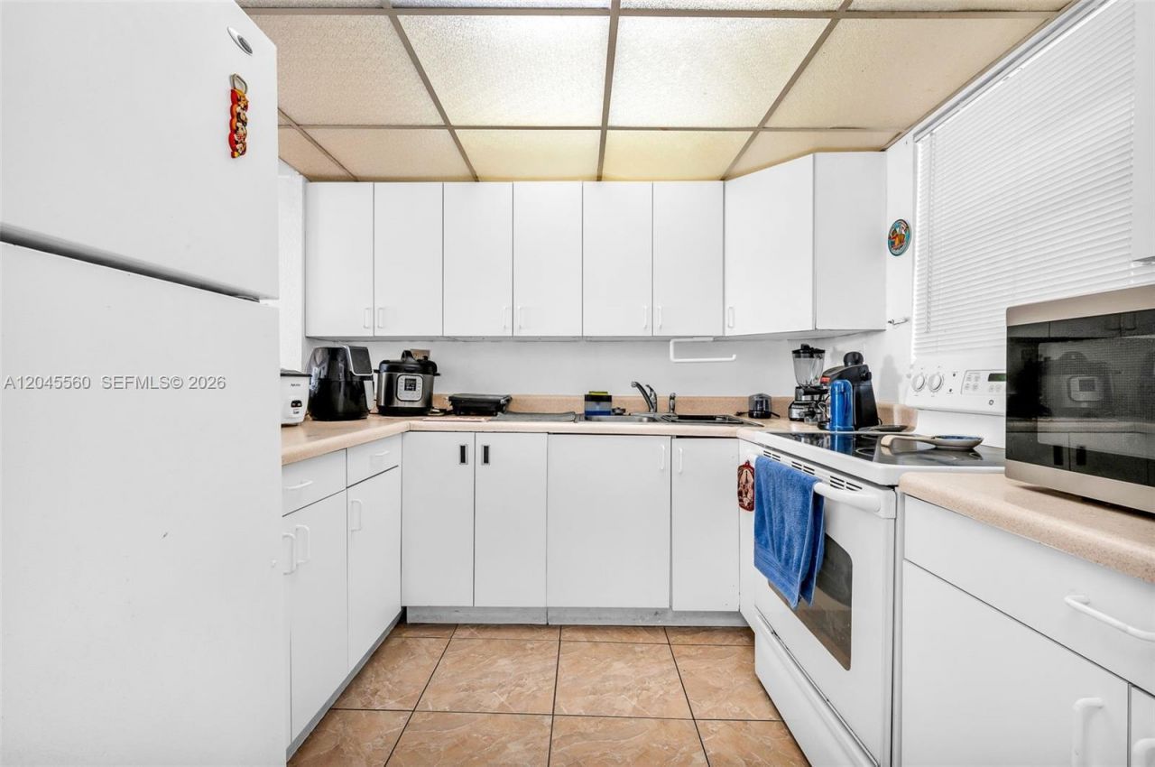 6600 W 2nd Ct, Unit 24, Hialeah, FL 33012 Photo