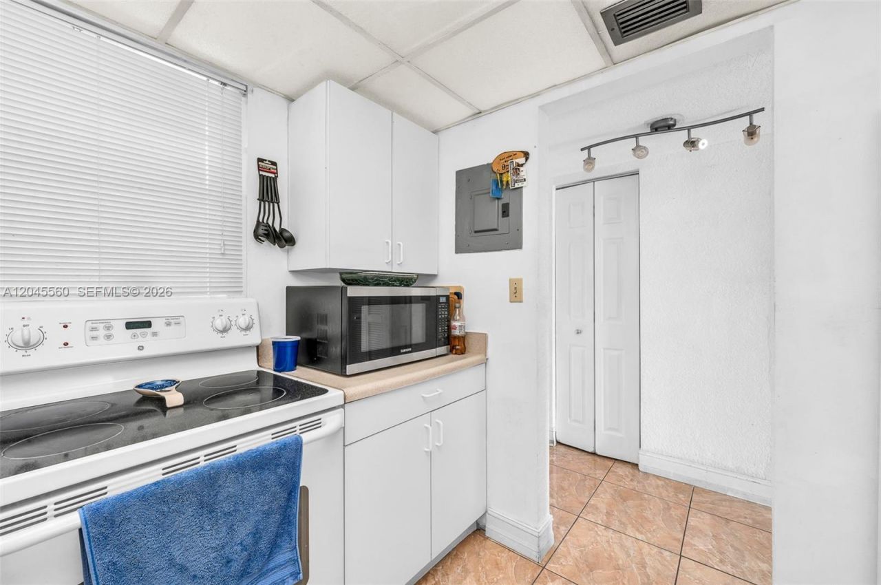 6600 W 2nd Ct, Unit 24, Hialeah, FL 33012 Photo