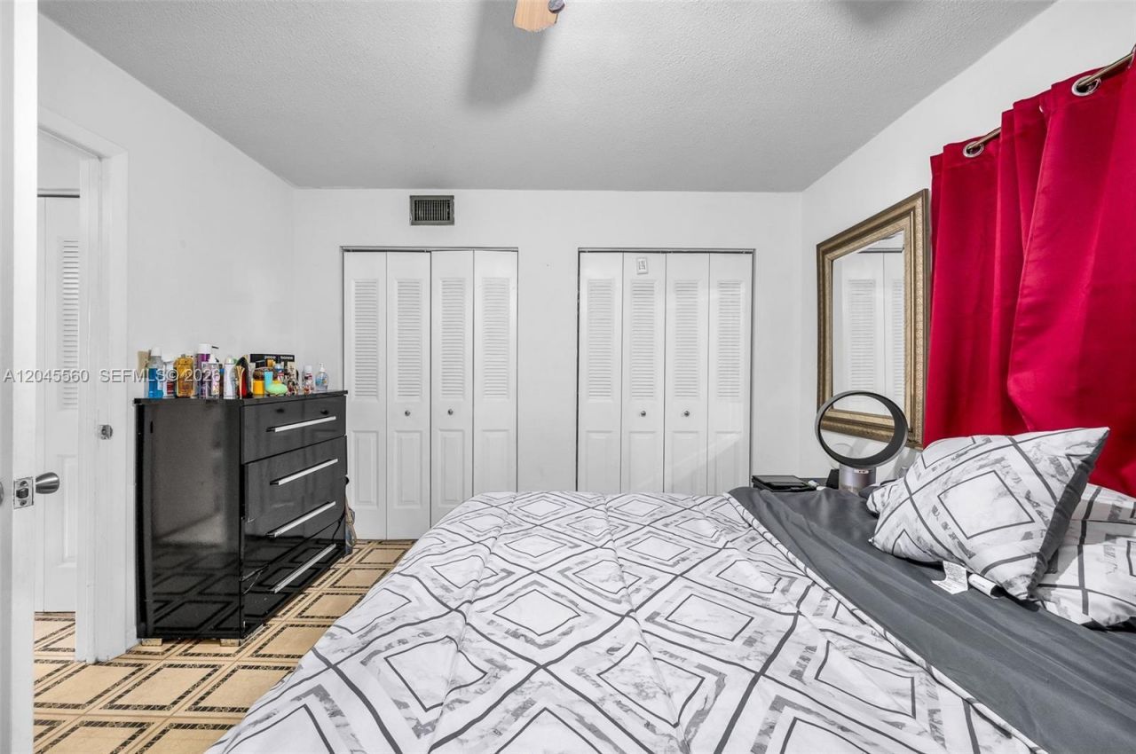 6600 W 2nd Ct, Unit 24, Hialeah, FL 33012 Photo