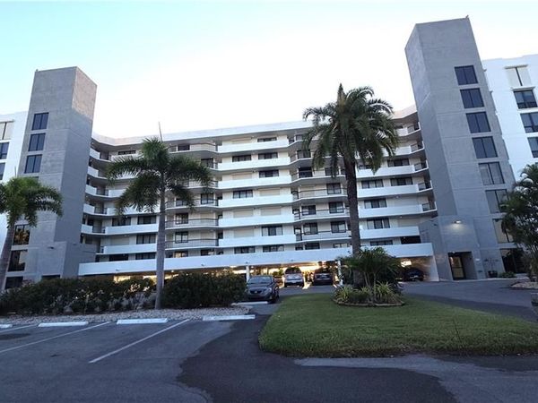 4253 Bay Beach LN, Unit C6, FORT MYERS BEACH, FL 33931