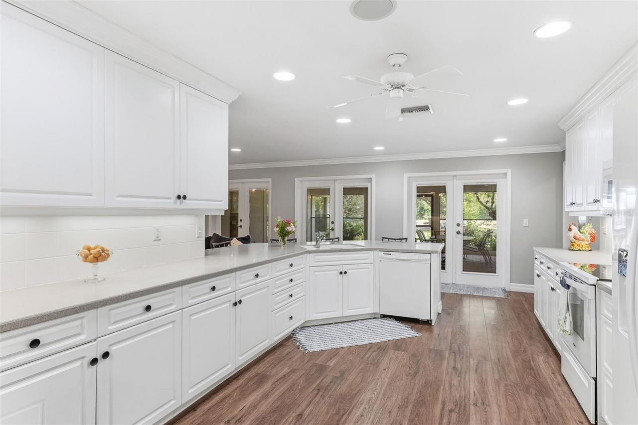 7565 Castle Drive, Sarasota, FL 34240 Photo