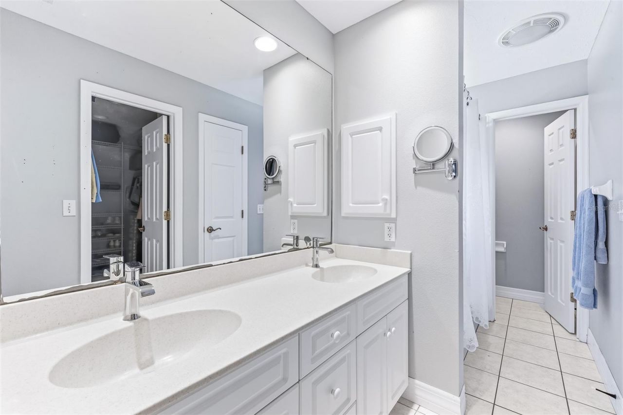 7565 Castle Drive, Sarasota, FL 34240 Photo