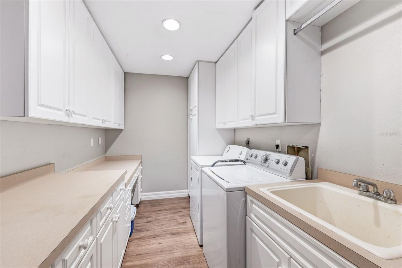 7565 Castle Drive, Sarasota, FL 34240 Photo
