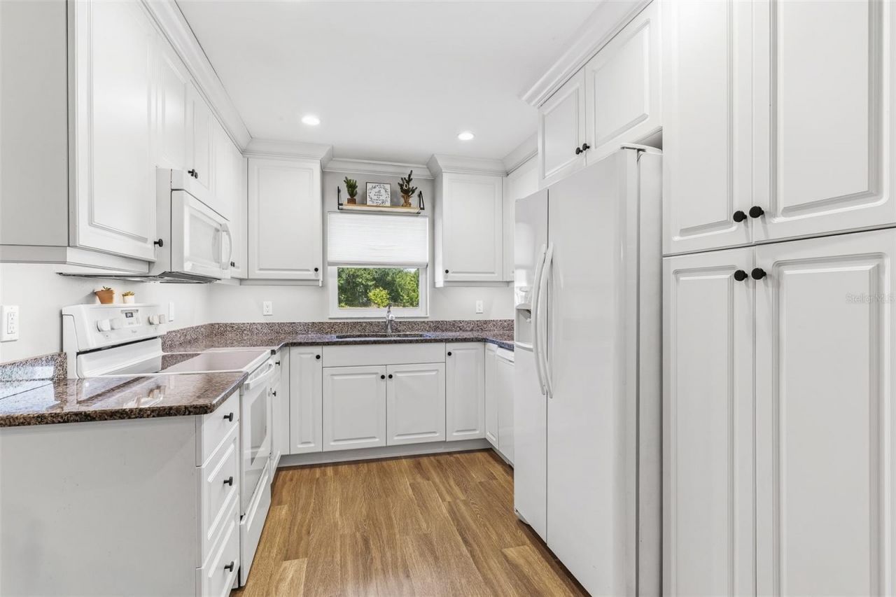 7565 Castle Drive, Sarasota, FL 34240 Photo