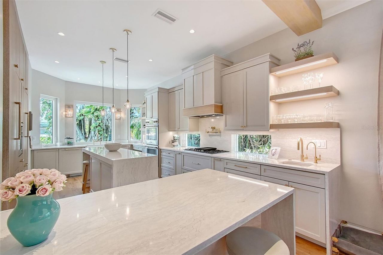 3921 Maravic Place, Sarasota, FL 34231 Photo