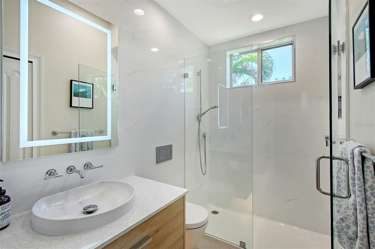 3921 Maravic Place, Sarasota, FL 34231 Photo