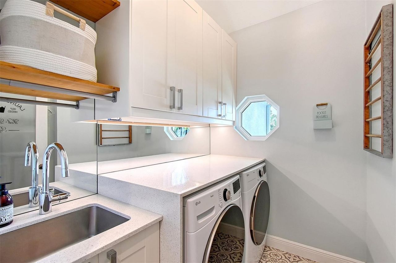 3921 Maravic Place, Sarasota, FL 34231 Photo
