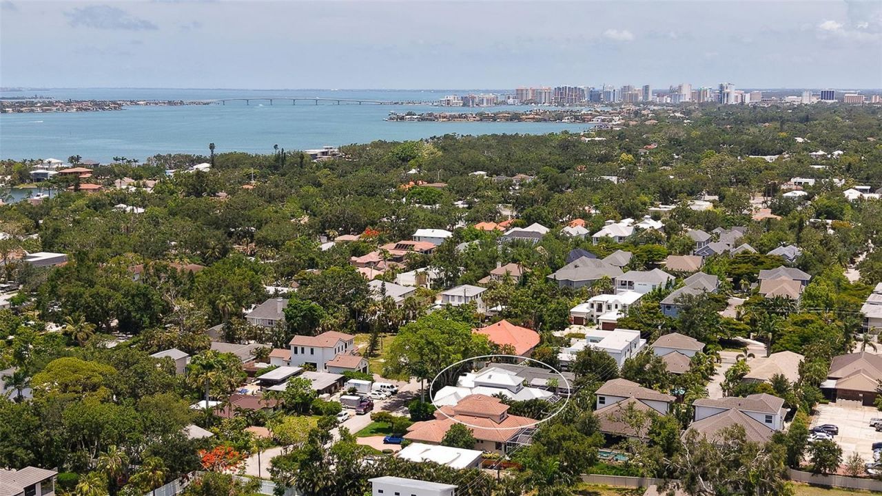 3921 Maravic Place, Sarasota, FL 34231 Photo