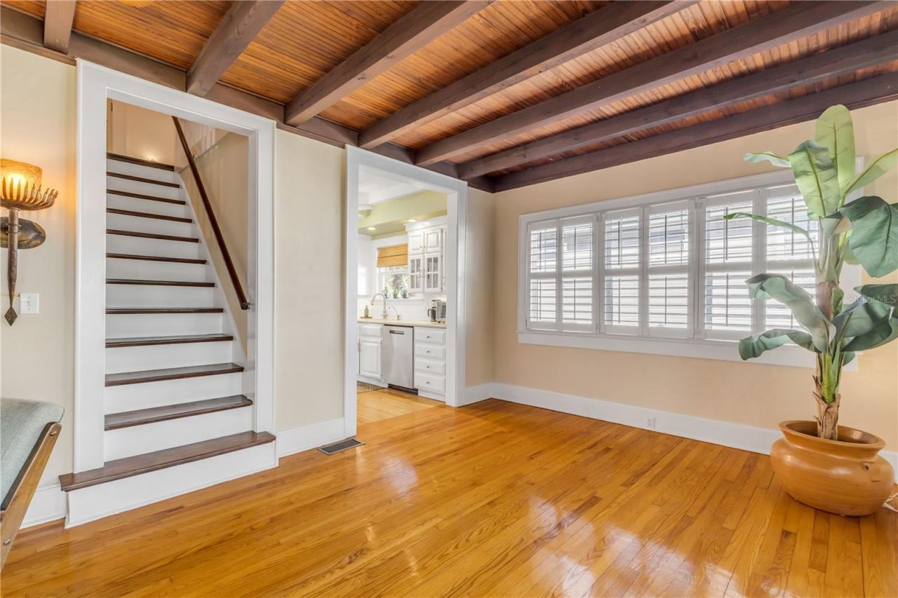 315 Due East Street, New Smyrna Beach, FL 32169 Photo
