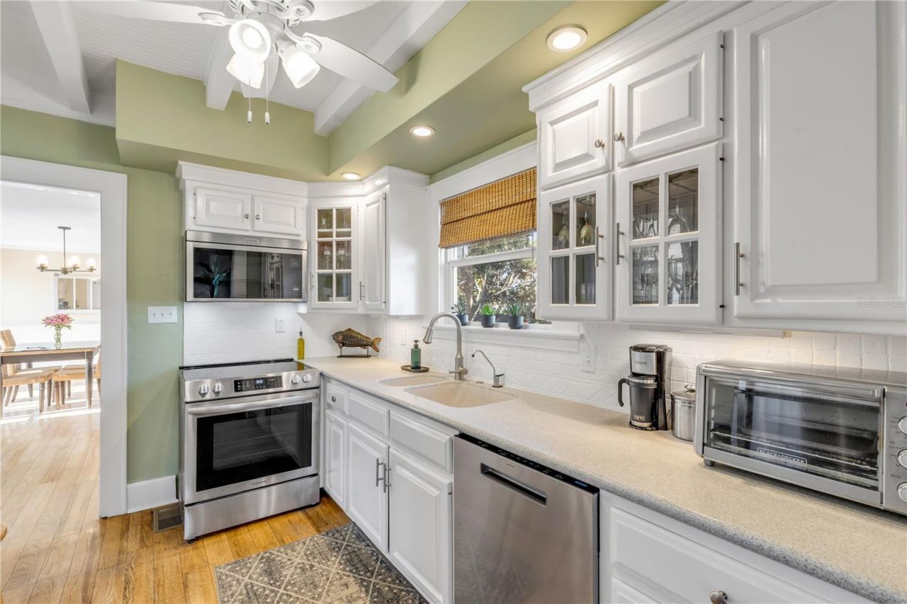 315 Due East Street, New Smyrna Beach, FL 32169 Photo