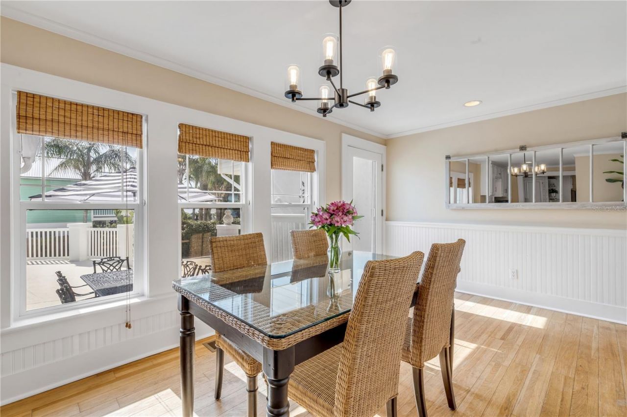 315 Due East Street, New Smyrna Beach, FL 32169 Photo