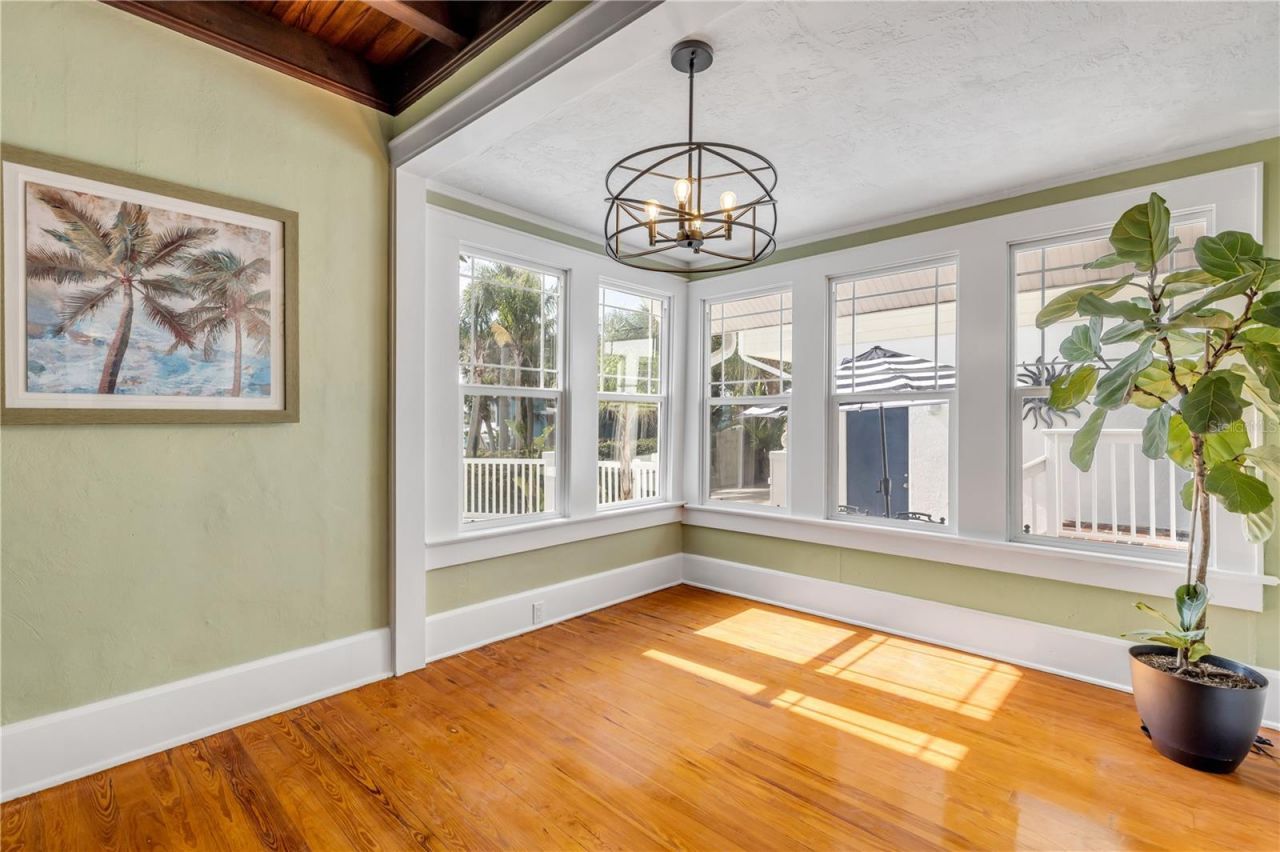 315 Due East Street, New Smyrna Beach, FL 32169 Photo