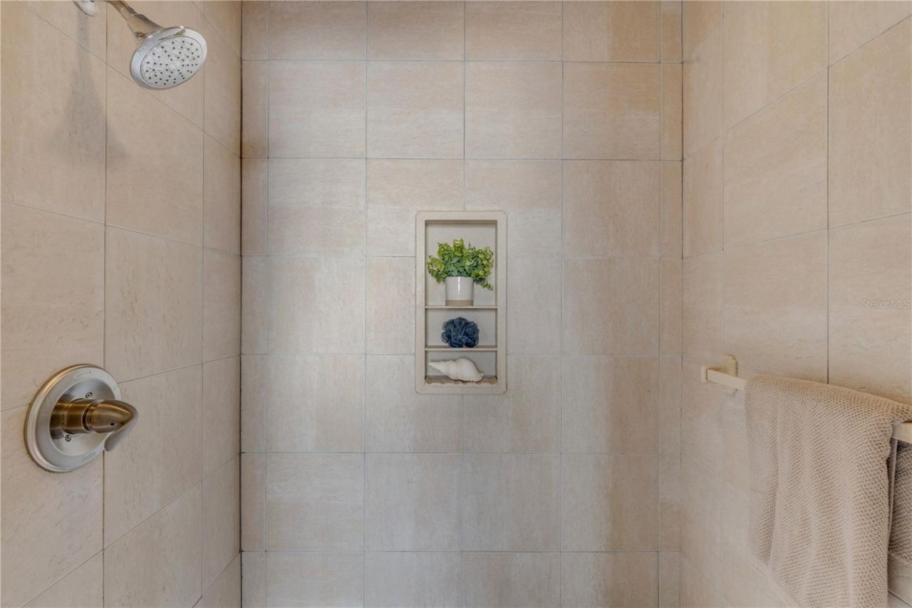 315 Due East Street, New Smyrna Beach, FL 32169 Photo
