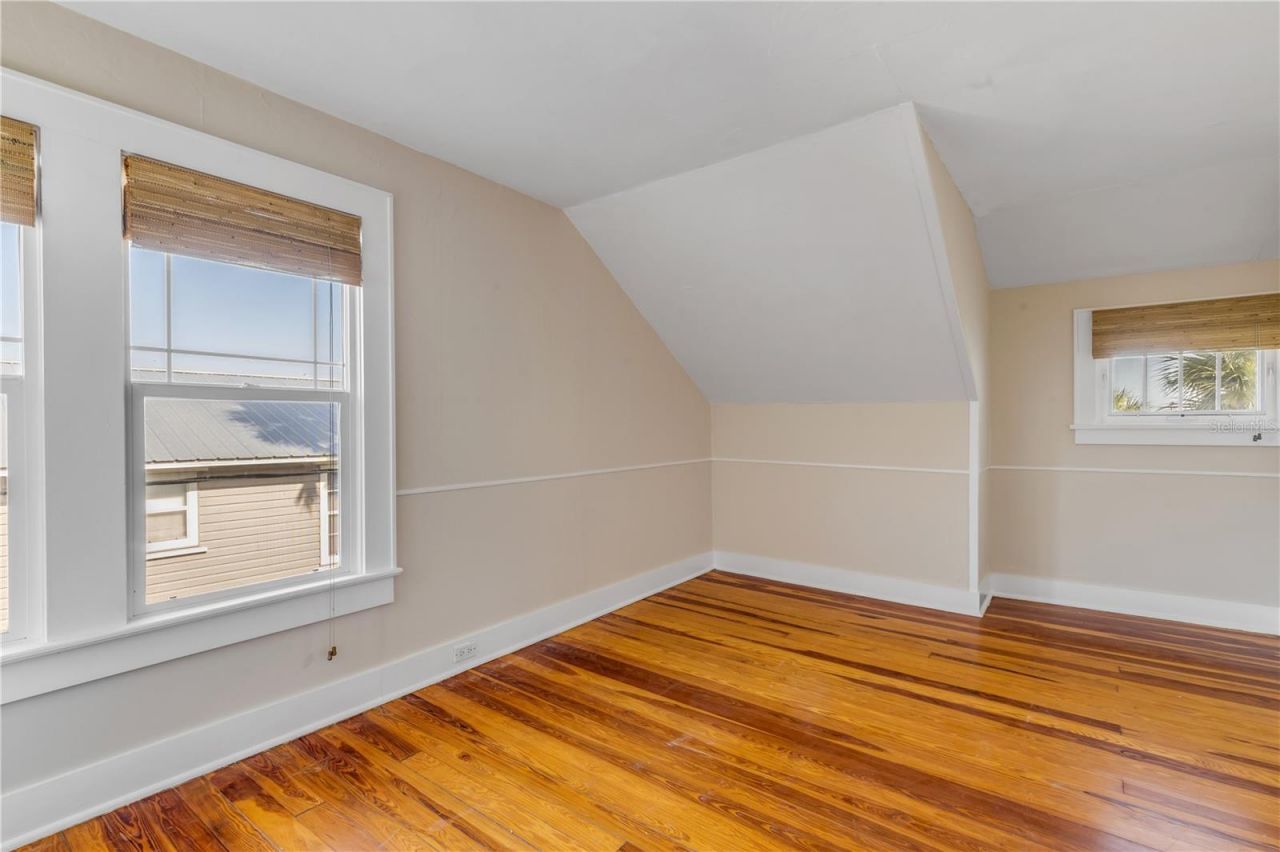 315 Due East Street, New Smyrna Beach, FL 32169 Photo