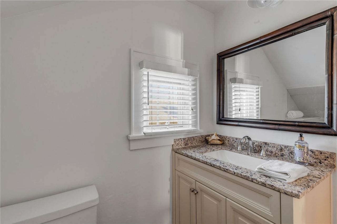 315 Due East Street, New Smyrna Beach, FL 32169 Photo