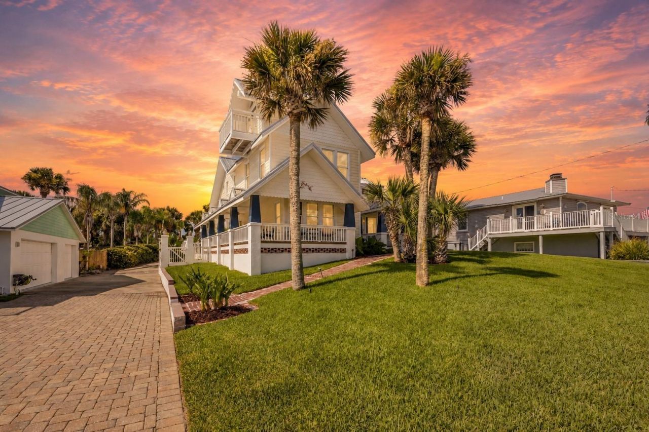 315 Due East Street, New Smyrna Beach, FL 32169 Photo