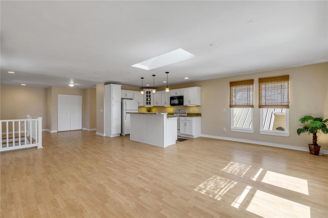 315 Due East Street, New Smyrna Beach, FL 32169 Photo