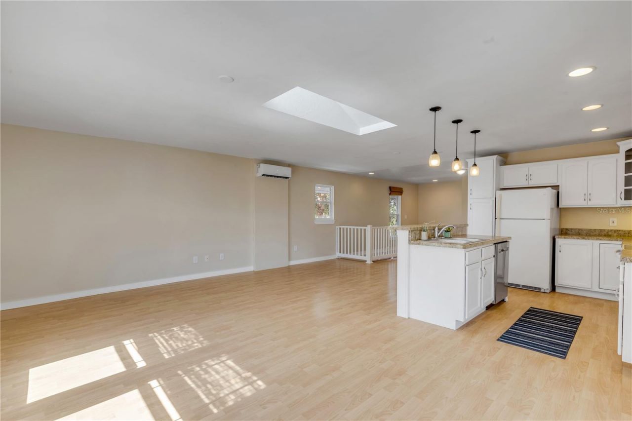 315 Due East Street, New Smyrna Beach, FL 32169 Photo