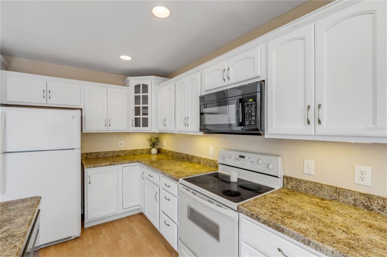315 Due East Street, New Smyrna Beach, FL 32169 Photo