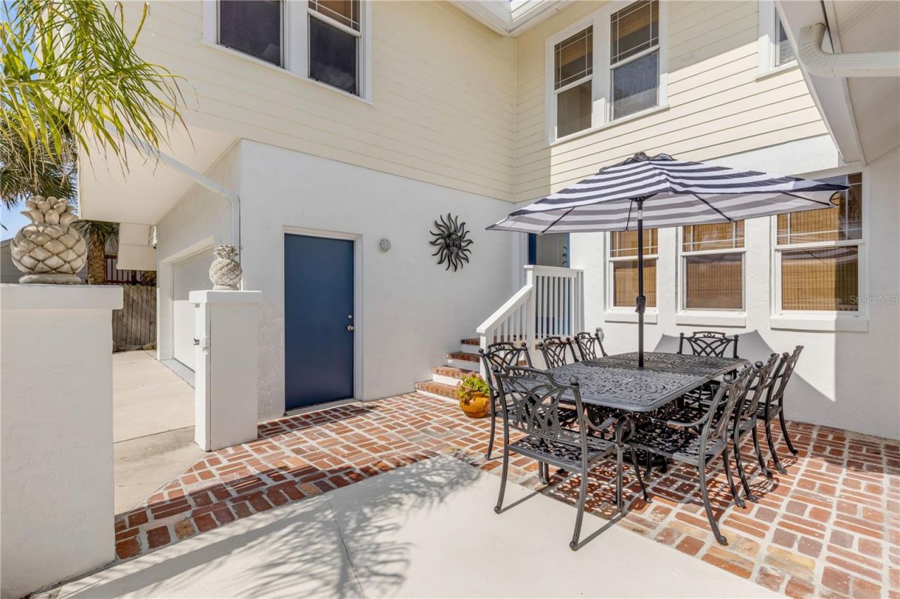 315 Due East Street, New Smyrna Beach, FL 32169 Photo