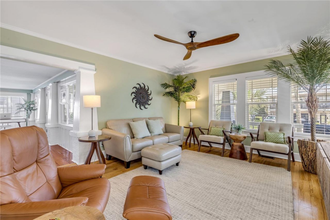 315 Due East Street, New Smyrna Beach, FL 32169 Photo