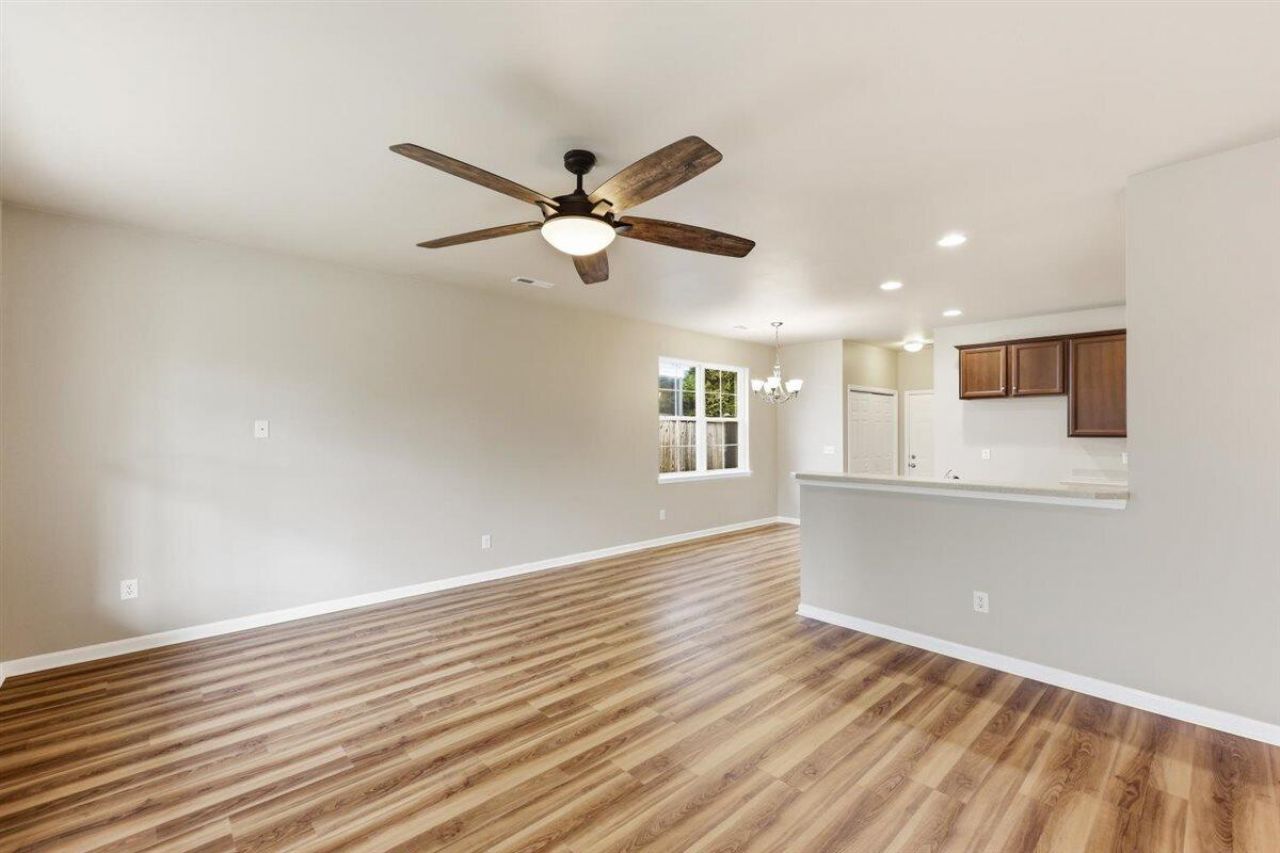 4838 Cane Pole Lane Photo 6