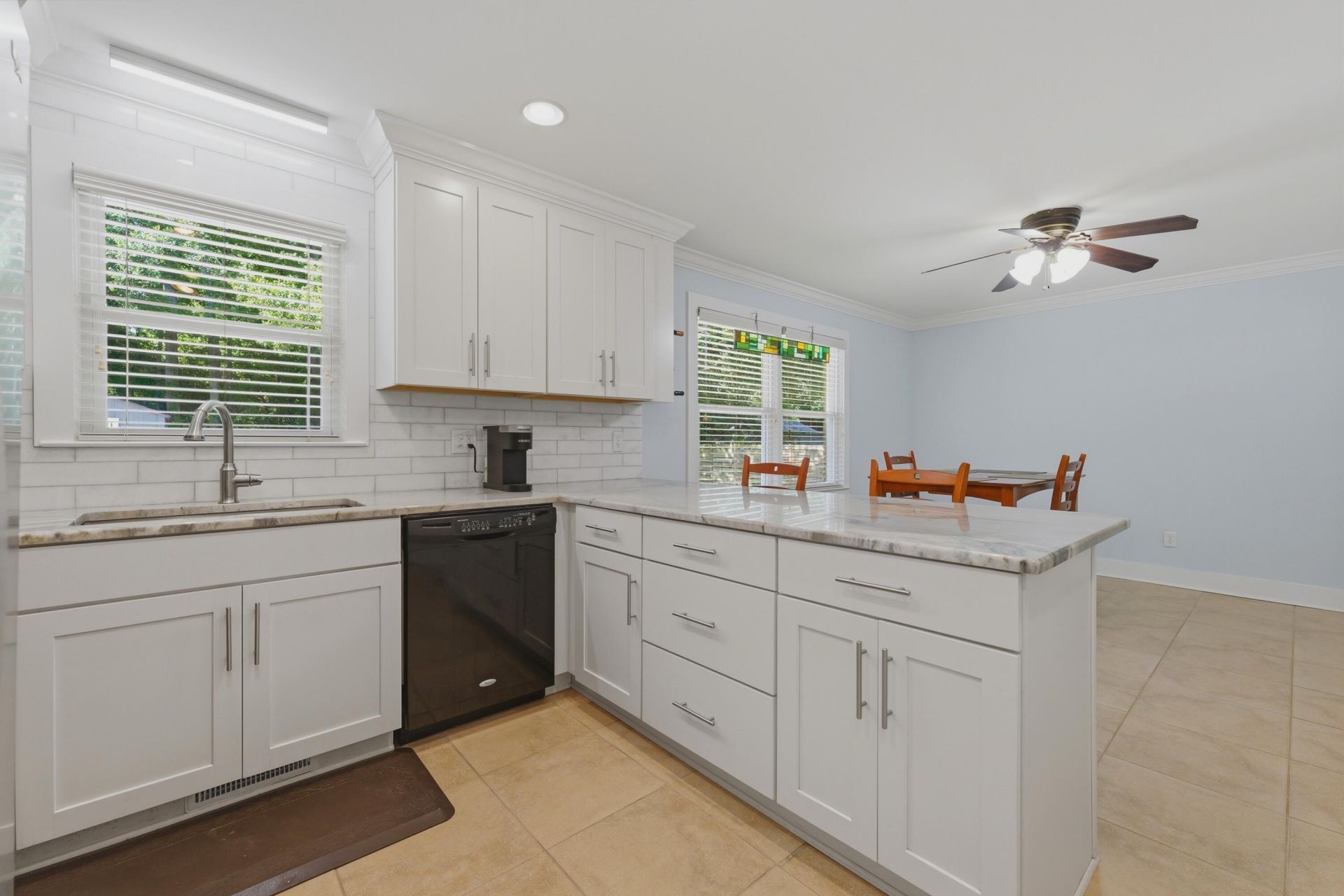2435 Lantern Street Photo 8
