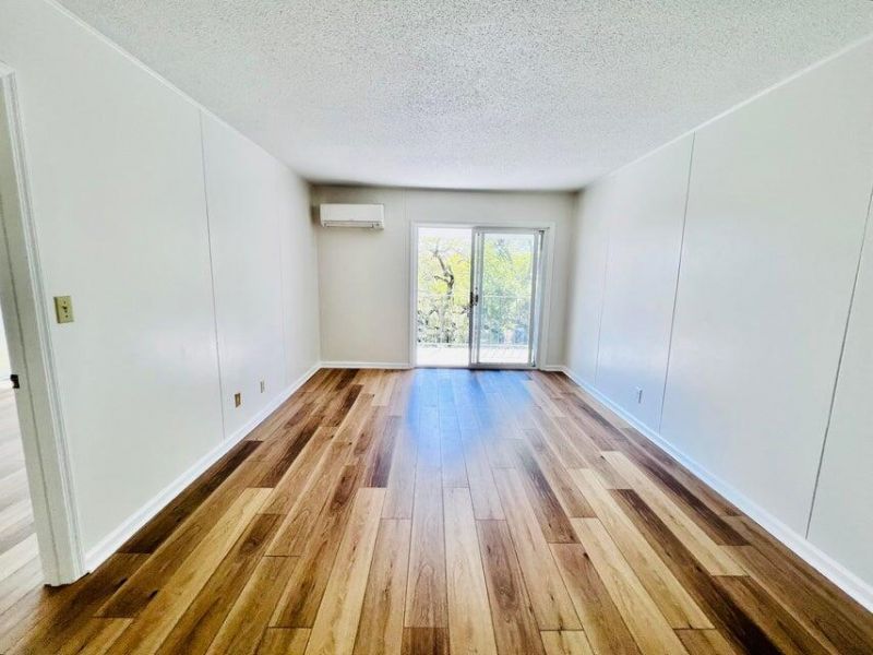 259 E Bay Street Photo 10
