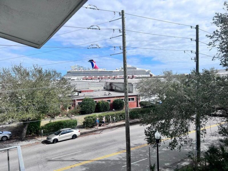 259 E Bay Street Photo 6