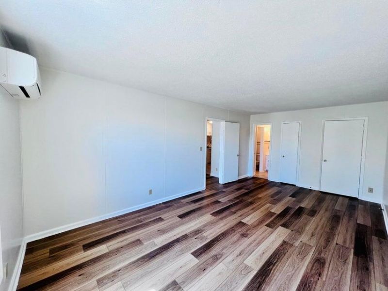 259 E Bay Street Photo 9