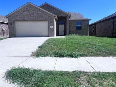 313 Lead Creek Drive, Fort Worth, TX 76131