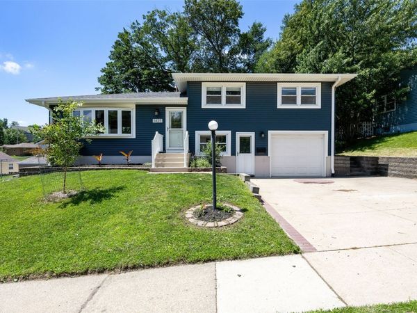 1425 Harold Drive SE, Cedar Rapids, IA 52403