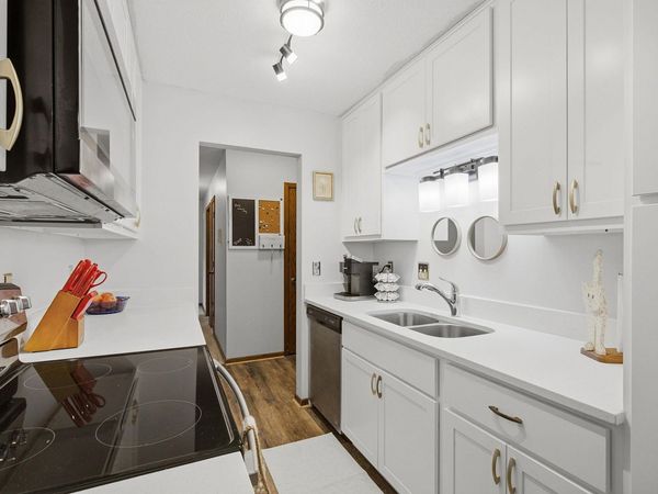 255 Westview Drive, Unit 308, West Saint Paul, MN 55118