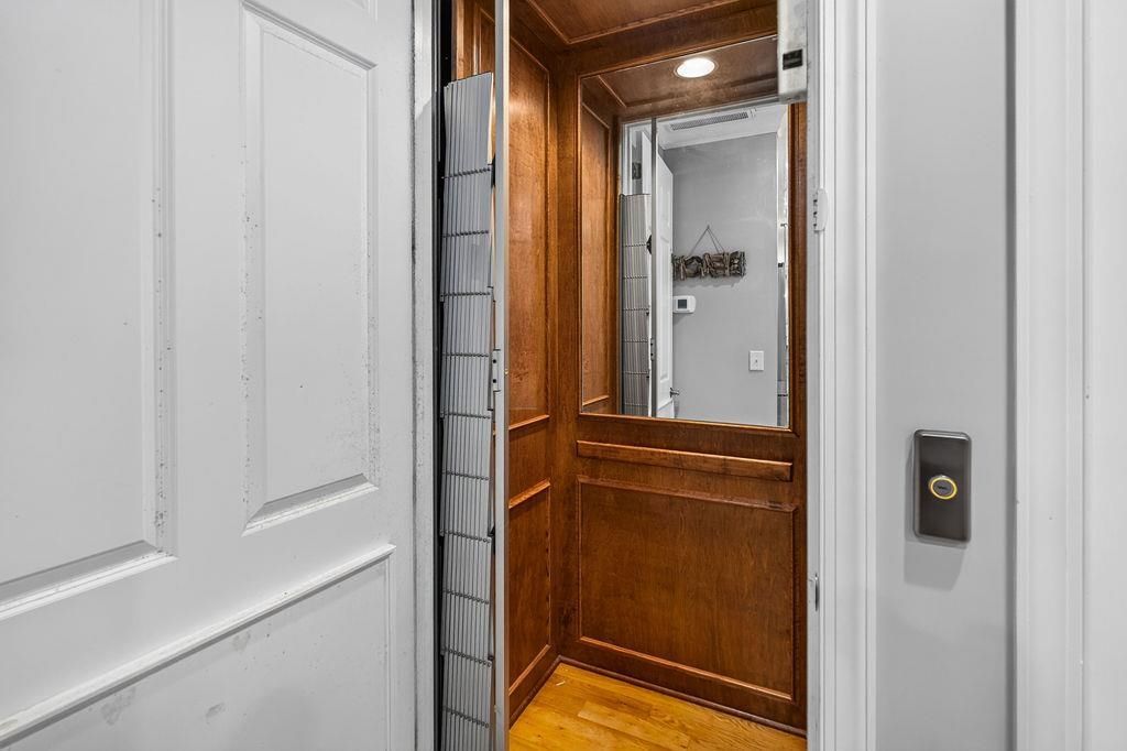 335 Old Carriage Loop Photo 5