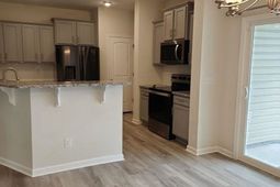497 Hillsborough Dr.  photo 4