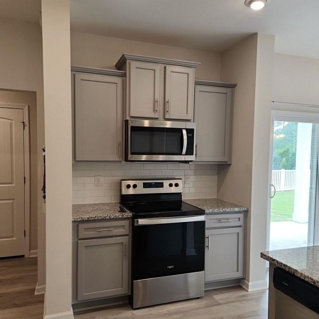 497 Hillsborough Dr.  Photo 4