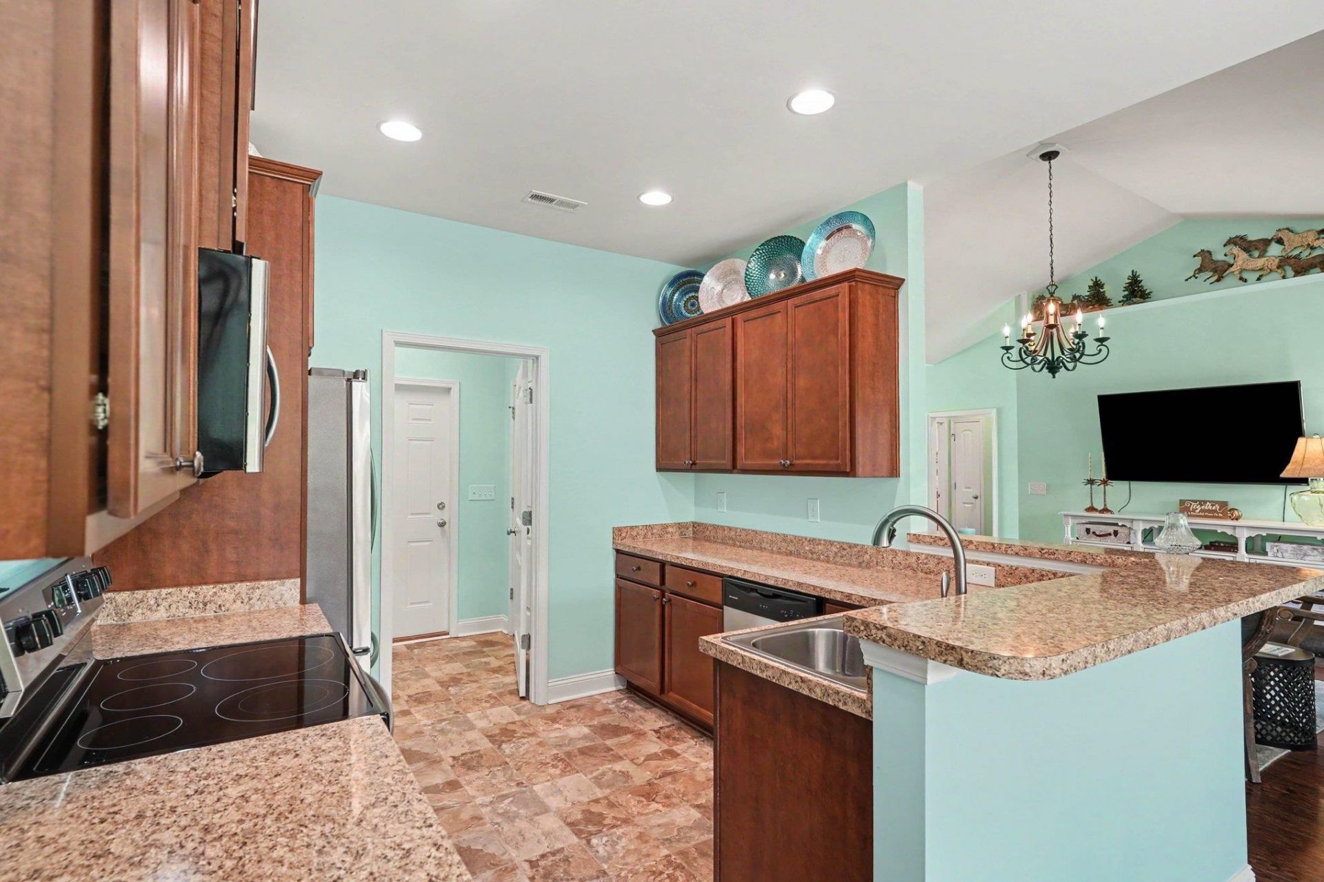 708 Silver Slipper Ct. Photo 11