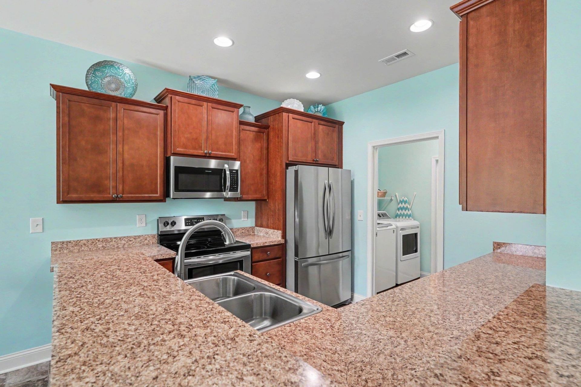 708 Silver Slipper Ct. Photo 12
