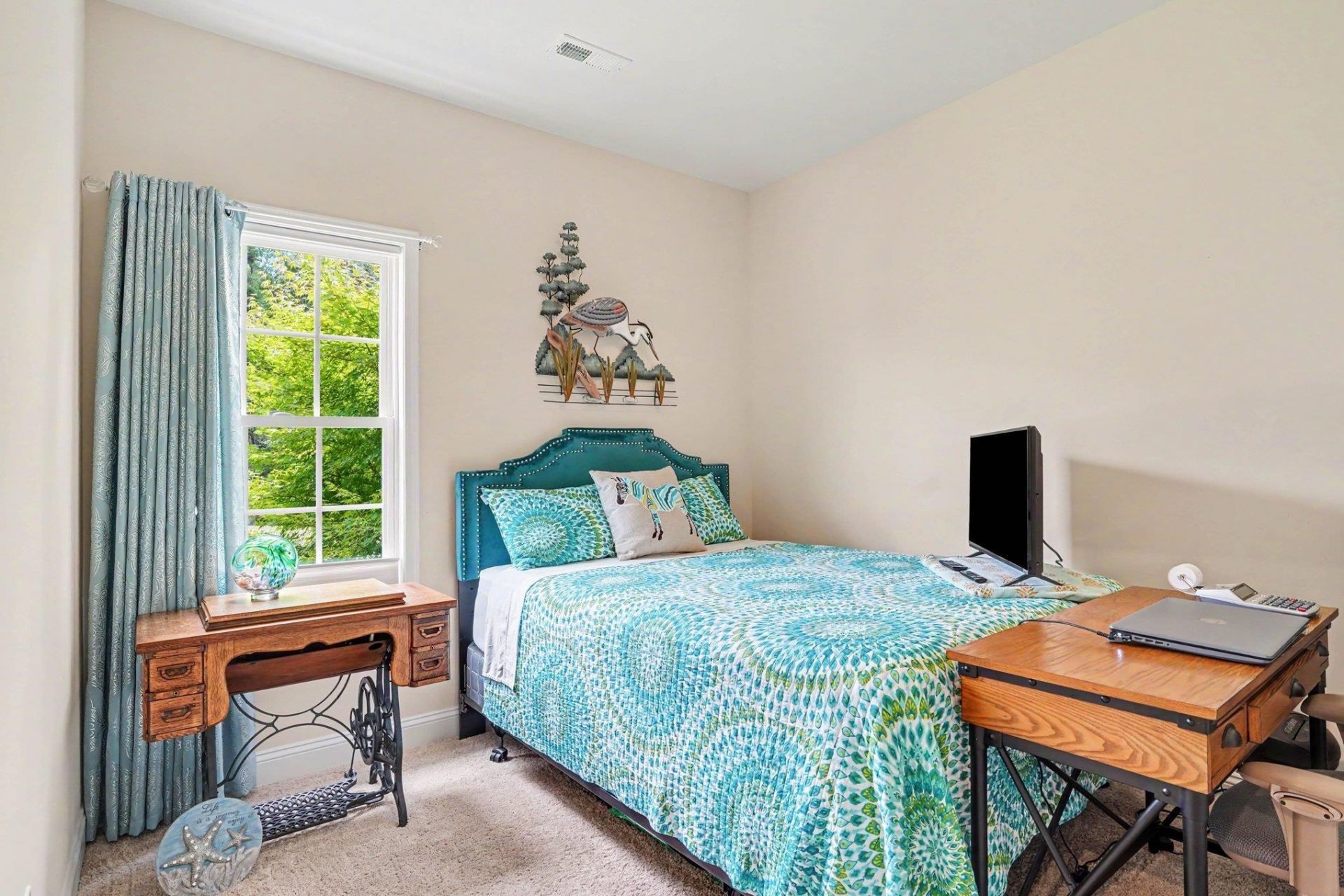708 Silver Slipper Ct. Photo 23