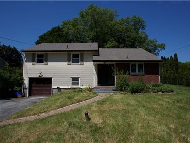 111 Pembrook Drive, Fayetteville, NY 13066