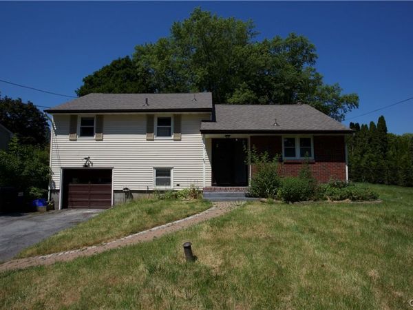 111 Pembrook Drive, Fayetteville, NY 13066