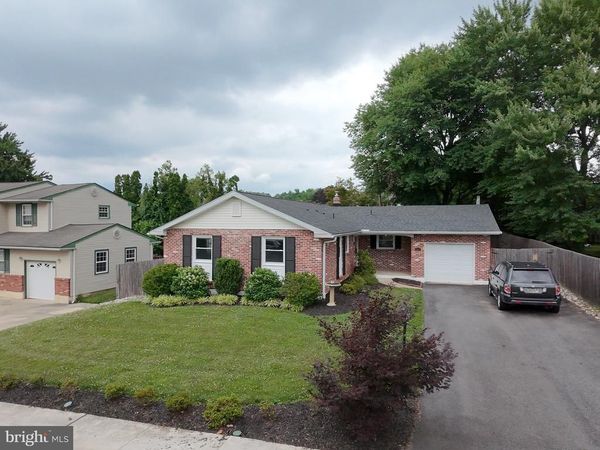 3211 CARILLON DRIVE, WILMINGTON, DE 19808