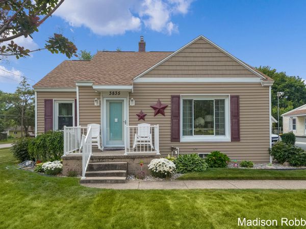 3835 Wilson Avenue SW, Grandville, MI 49418